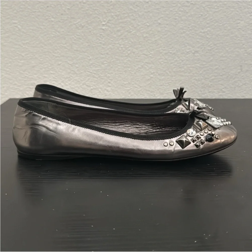 Authentic Prada luxury designer woman's signature silver soft leather flats 10
